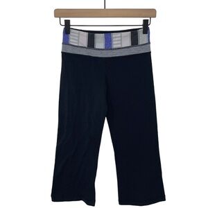 Lululemon Groove Reversible Leggings Cropped Stretchy Athletic Gym Black Blue